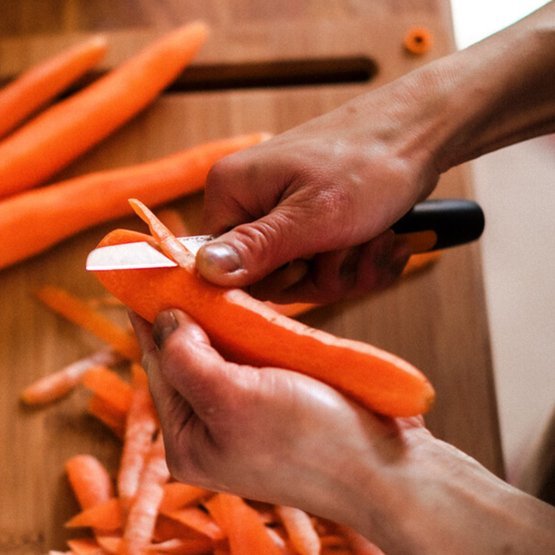 Fiskars Functional Form Do Obierania 1057544