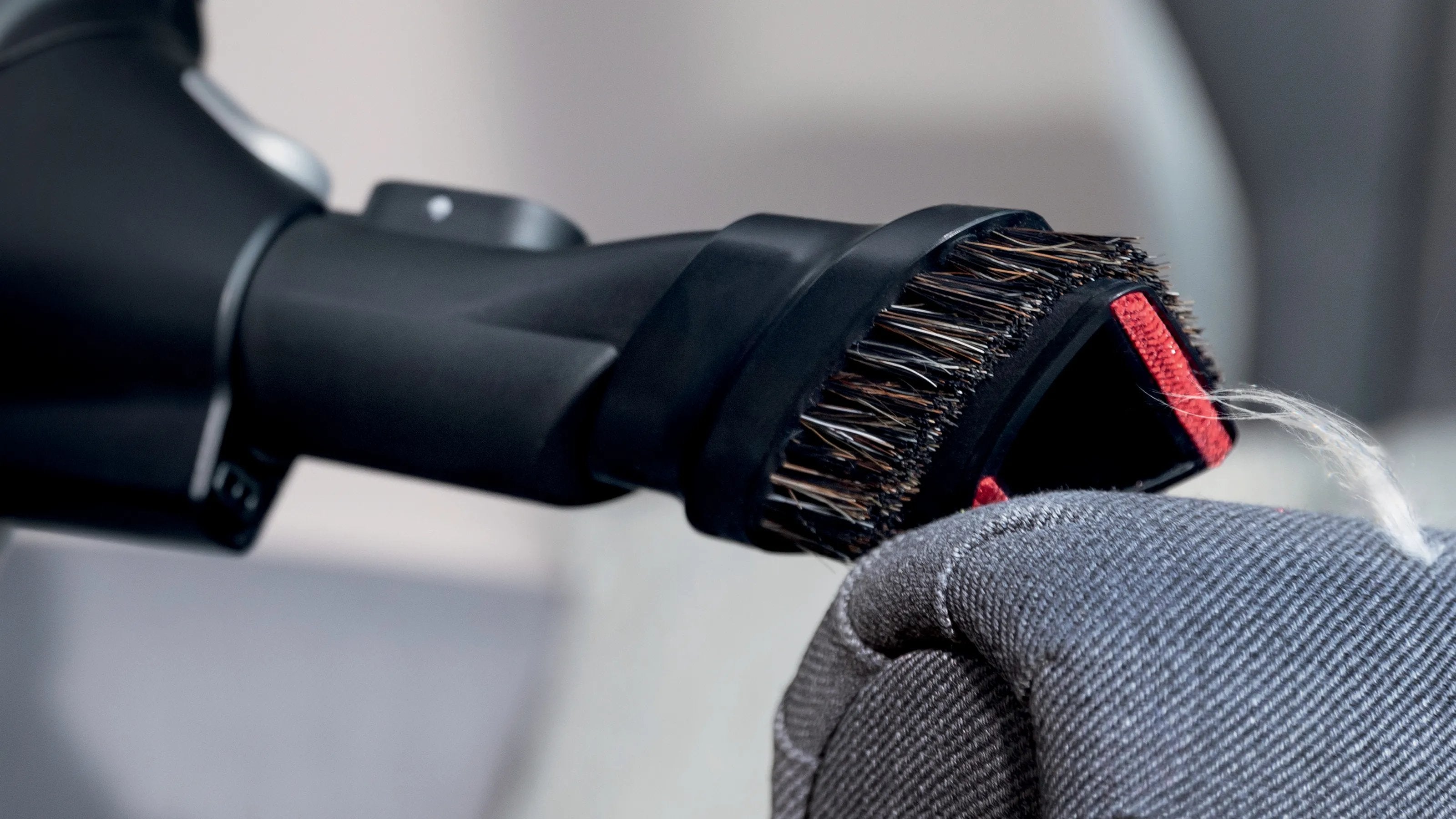 EAN 4242005307005 - Bosch BCS711PET aspiradora de pie y escoba eléctrica Aspiradora escoba Batería Secar Sin bolsa 0,3 L Negr imagen 19