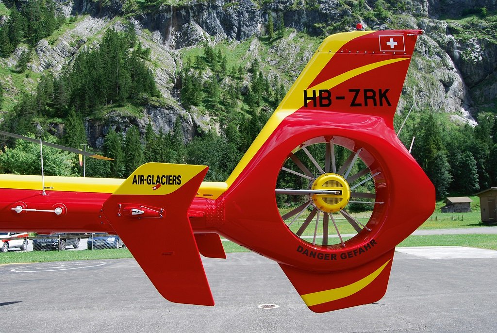 Revell Modellbausatz - Airbus Helicopters Ec135""Air-Glaciers""