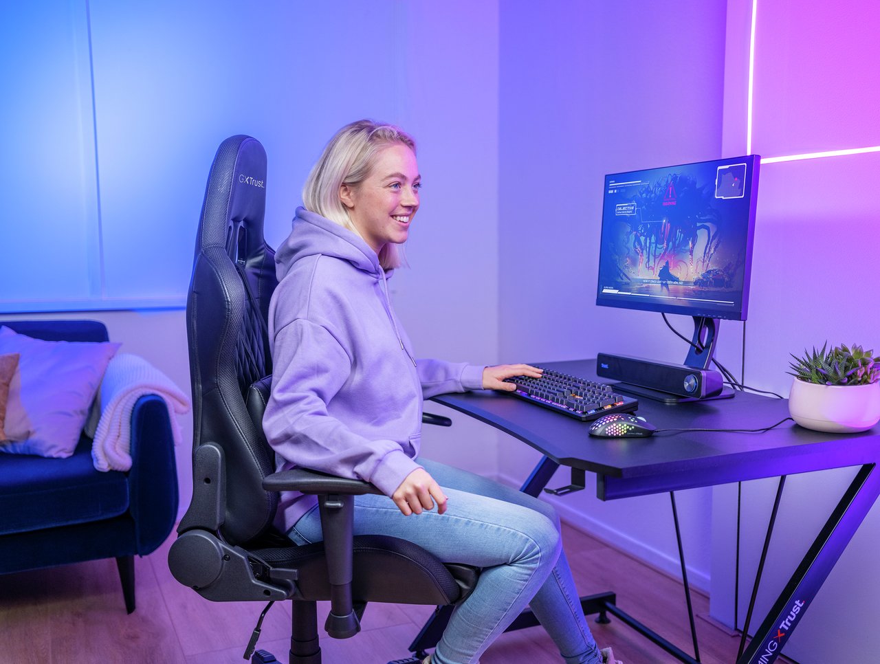 Ratón Trust Gaming Gxt 960 Graphin 200-10000 Dpi 2 Botones Para Pulgar Iluminación Rgb Carcasa Perforada Cable Trenzado Usb 1.8m