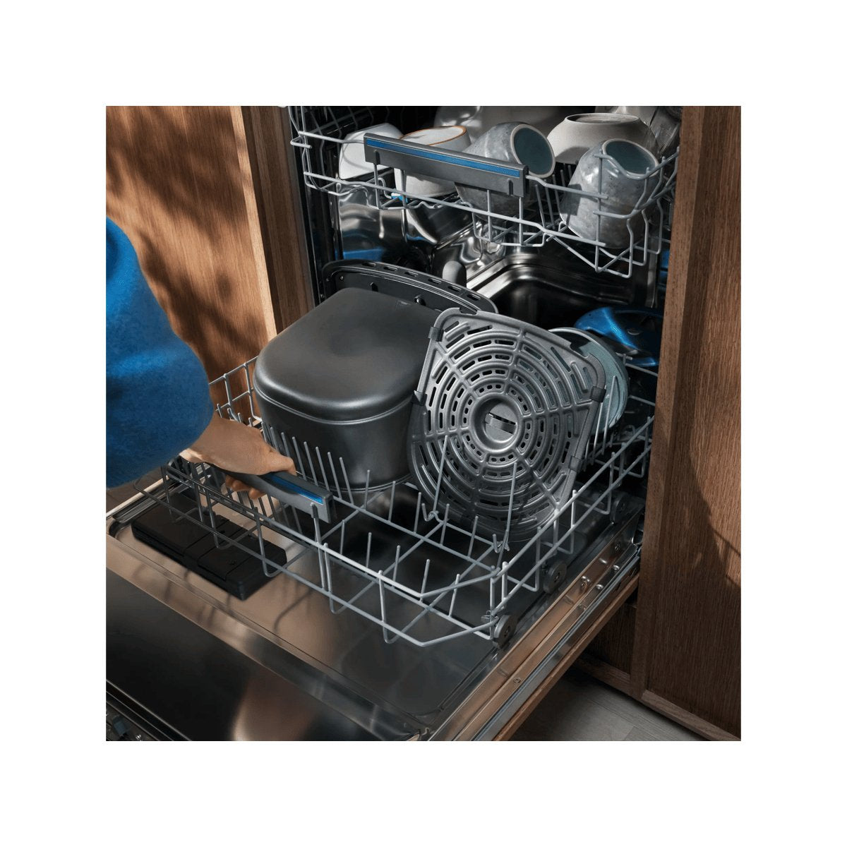 EAN 7333394032603 - Electrolux EAF7SB Sencillo 6,9 L Independiente 1700 W Freidora de aire caliente Negro imagen 9