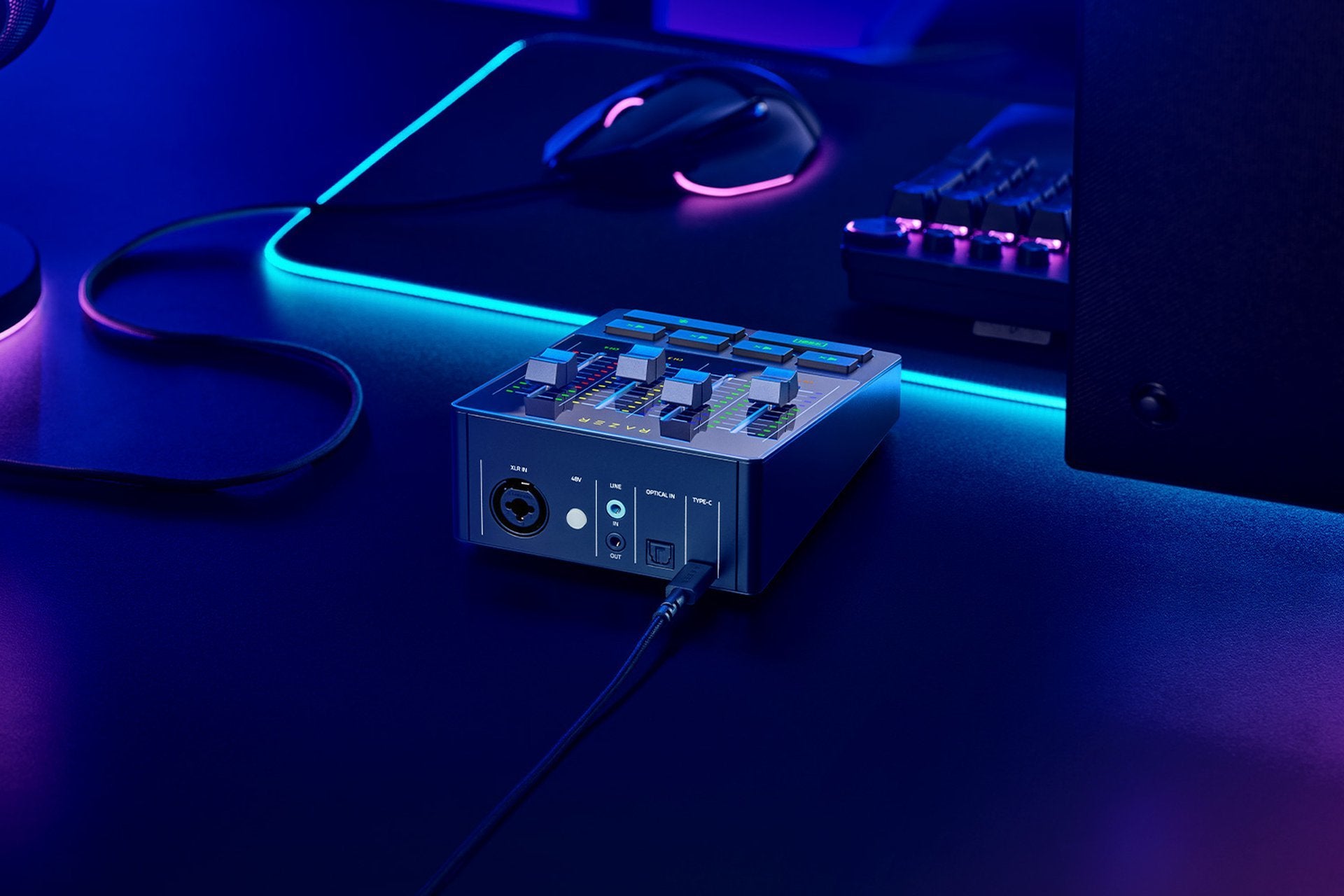 EAN 8886419377160 - Razer RZ19-03860100-R3M1 mezclador DJ 4 canales 10 - 20000 Hz Negro imagen 5