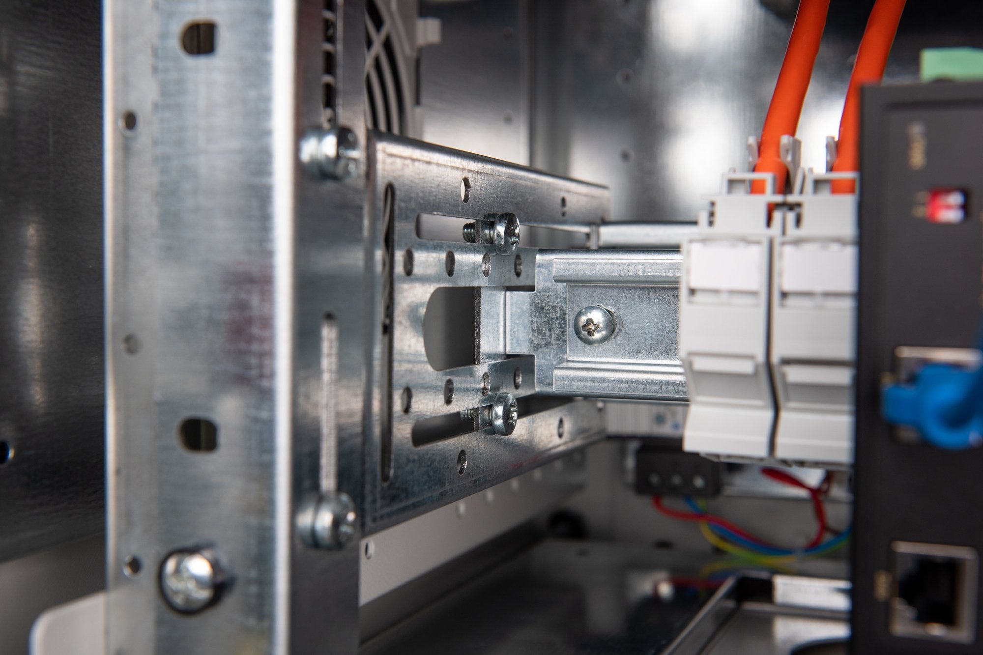 EAN 4016032456100 - Digitus DN-19-DIN-4U kit de montaje Plata Acero galvanizado imagen 4