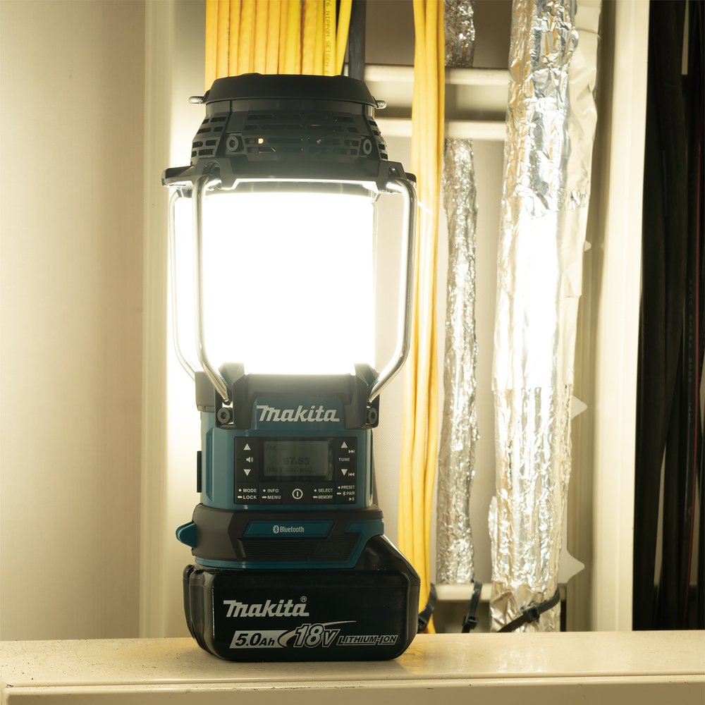 EAN 0088381763509 - Makita DMR056 radio Portátil Analógico y digital Negro, Azul imagen 4