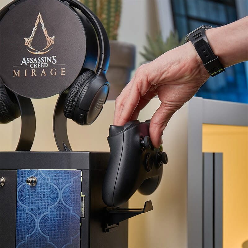 Soporte Para Accesorios De Taquilla Para Juegos Numskull - Assassin'S Creed