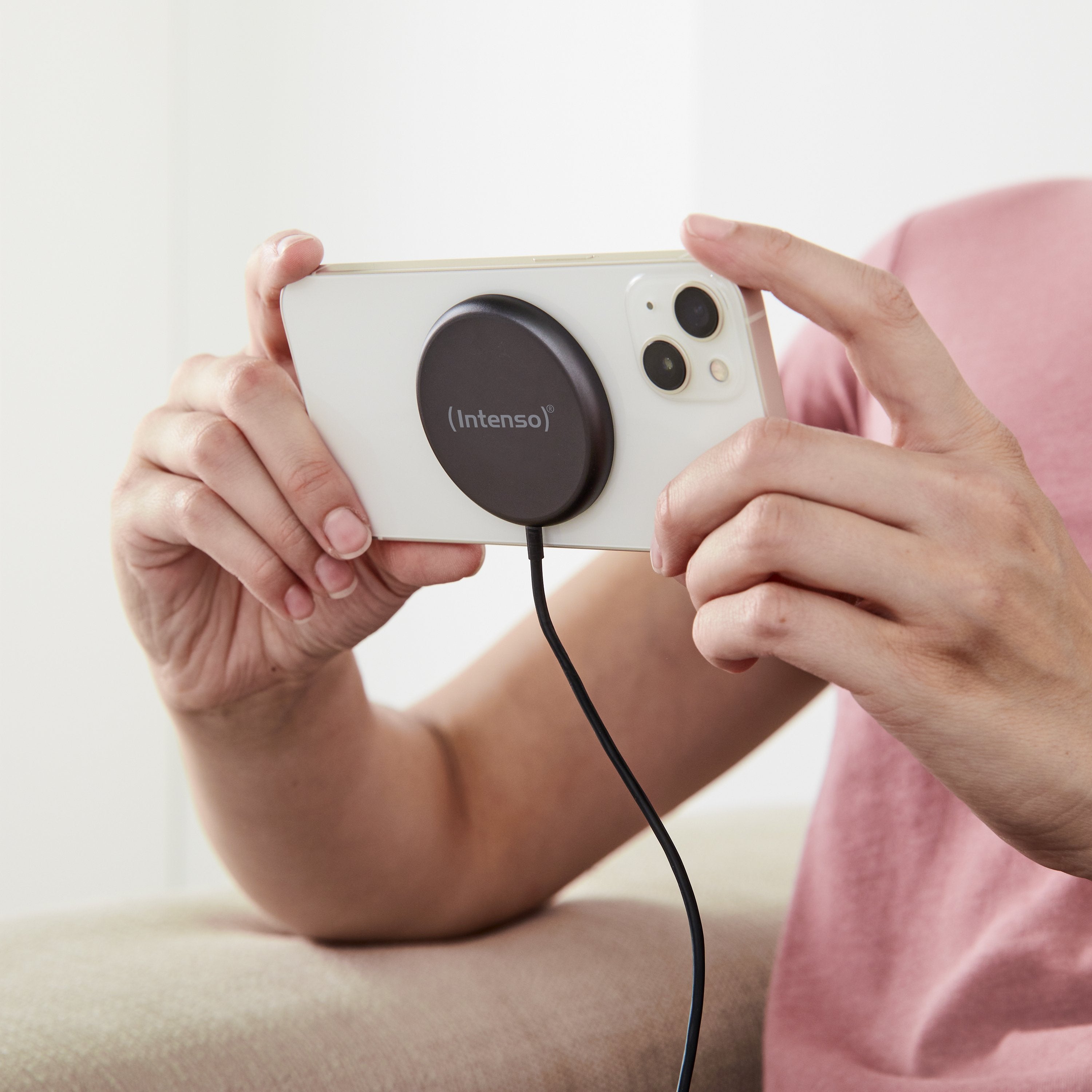 Intenso Cargador Inalámbrico Mb1 Negro 7410710