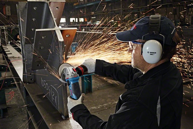 EAN 3165140838382 - Bosch GWS 19-125 CIE Professional amoladora angular 12,5 cm 11500 RPM 1900 W 2,4 kg imagen 2