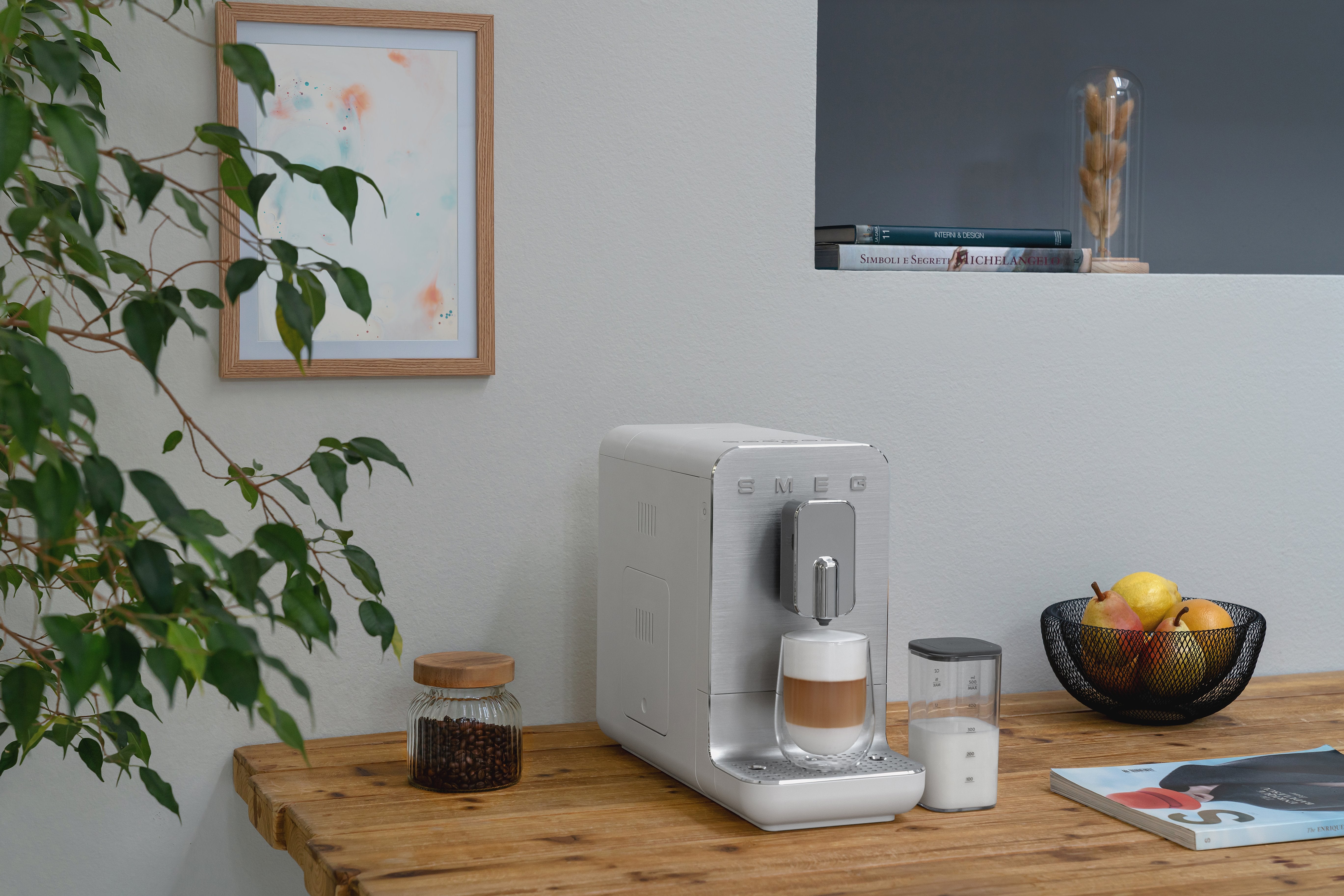 EAN 8017709335052 - Smeg BCC13WHMEU cafetera eléctrica Totalmente automática Máquina espresso 1,4 L imagen 32