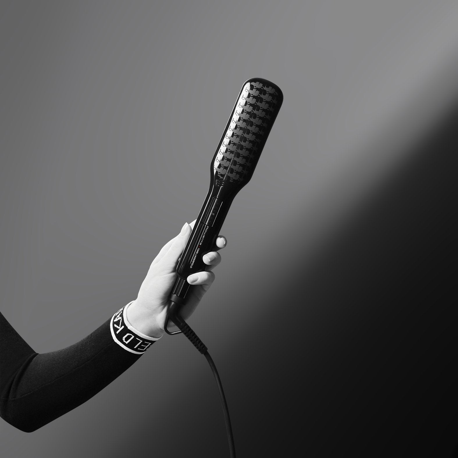 EAN 3121040085226 - Rowenta X Karl Largerfeld SF411L Plancha de pelo Caliente Negro 1,8 m imagen 2