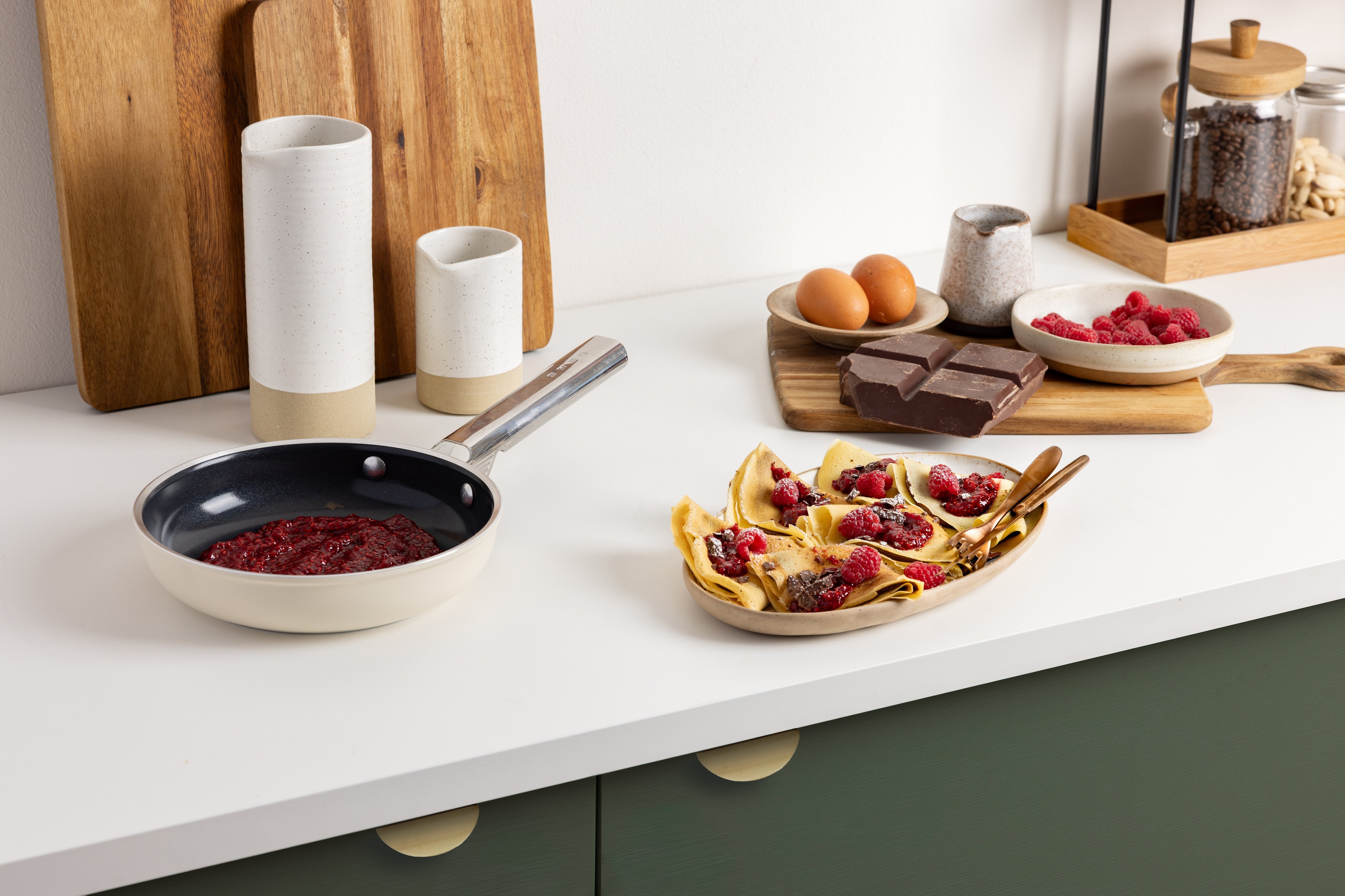 Smeg Fpf2402crm Bratpfanne, 24 Cm, Keramik, Edelstahlgriff, Mattcreme