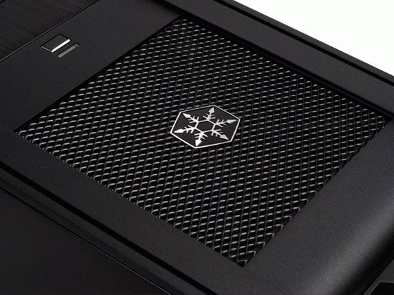 Silverstone Ft01b-W Negra Con Ventana