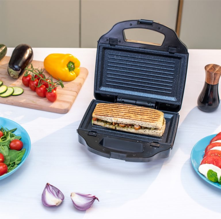 Sandwichera Zsm7900 3 En 1 900 Watt Negro-Plata