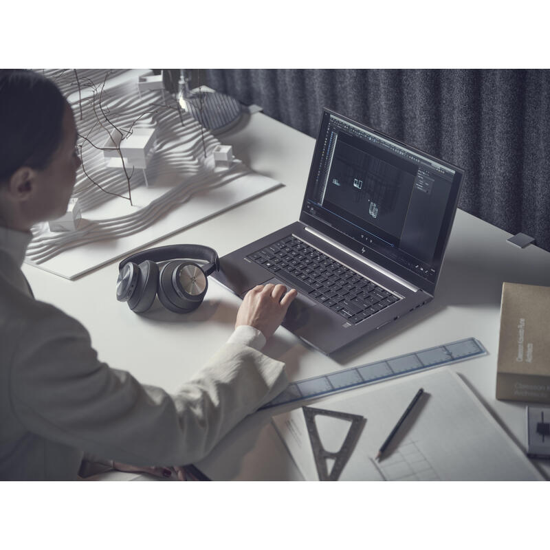 Bang & Olufsen Beoplay Portal Wireless Gaming Headphone Negro