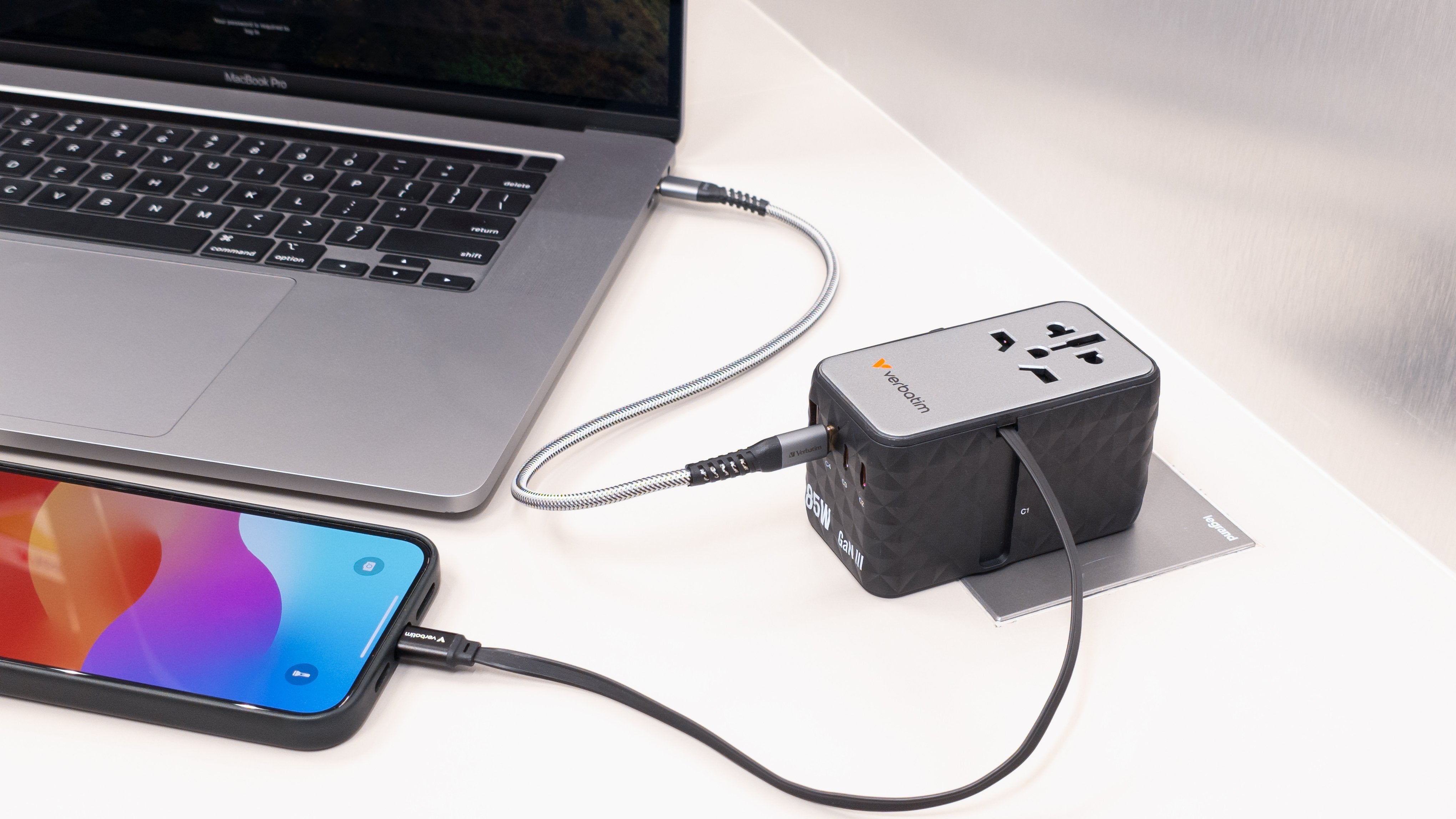 EAN 0023942321279 - Verbatim CNT-02 Universal Negro Corriente alterna Carga rápida Interior imagen 14