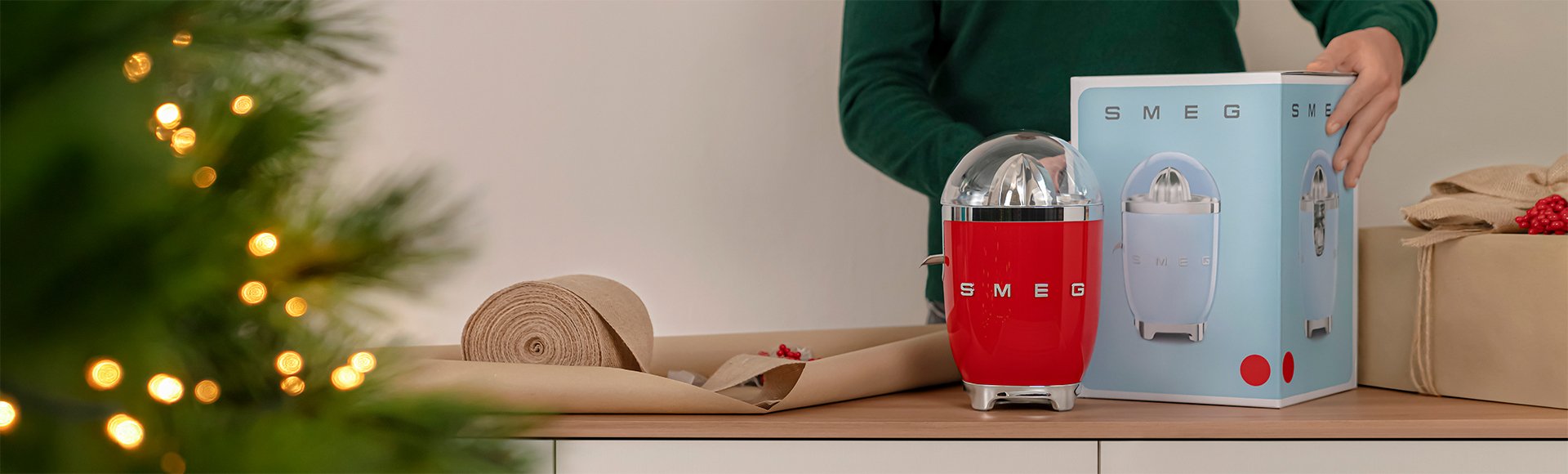 EAN 8017709318925 - Smeg CJF11RDEU prensa de cítricos eléctricos 70 W Rojo imagen 6