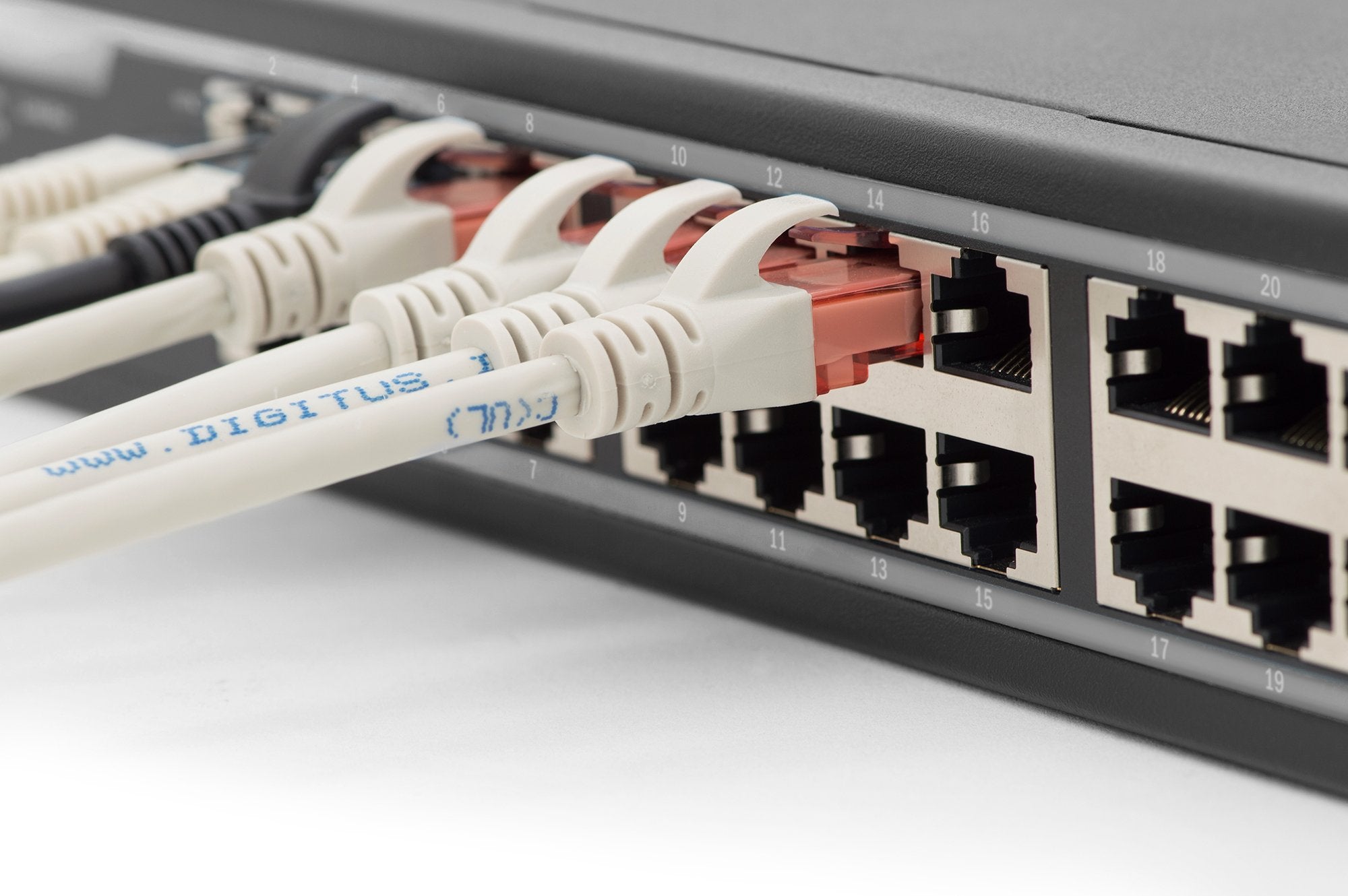 Digitus Dn-80113 Switch Gigabit Ethernet (10/100/1000) Negro