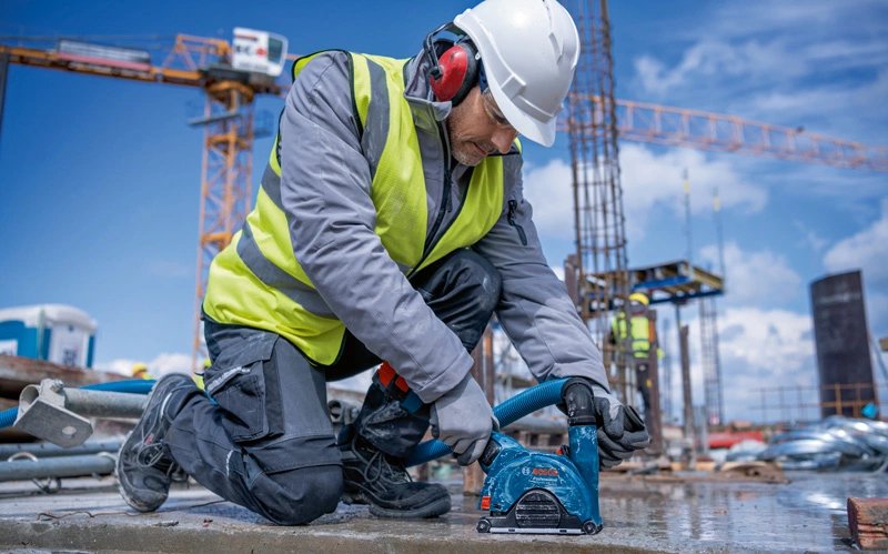 Amoladora Bosch Professional Angular A Batería X-Lock Biturbo Gwx 18v-15 Psc Professional Solo, Ø 125mm Azul/Negro, Módulo Bluetooth, Sin Batería Ni Cargador, En L-Boxx