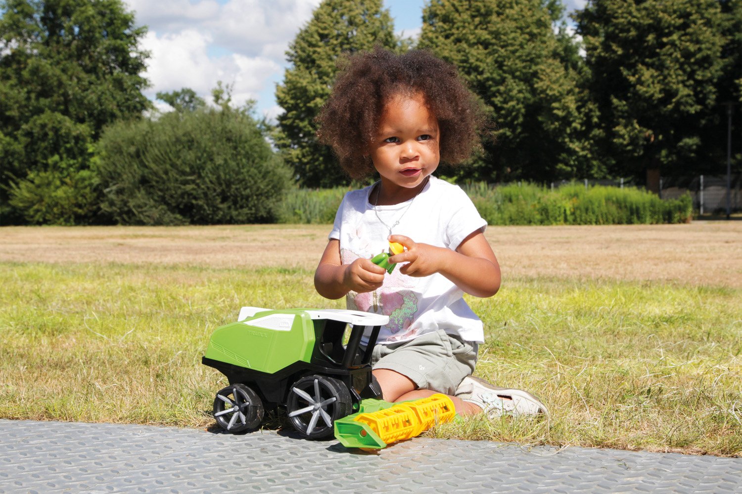 Lena Truxx2 Harvester, Presenter