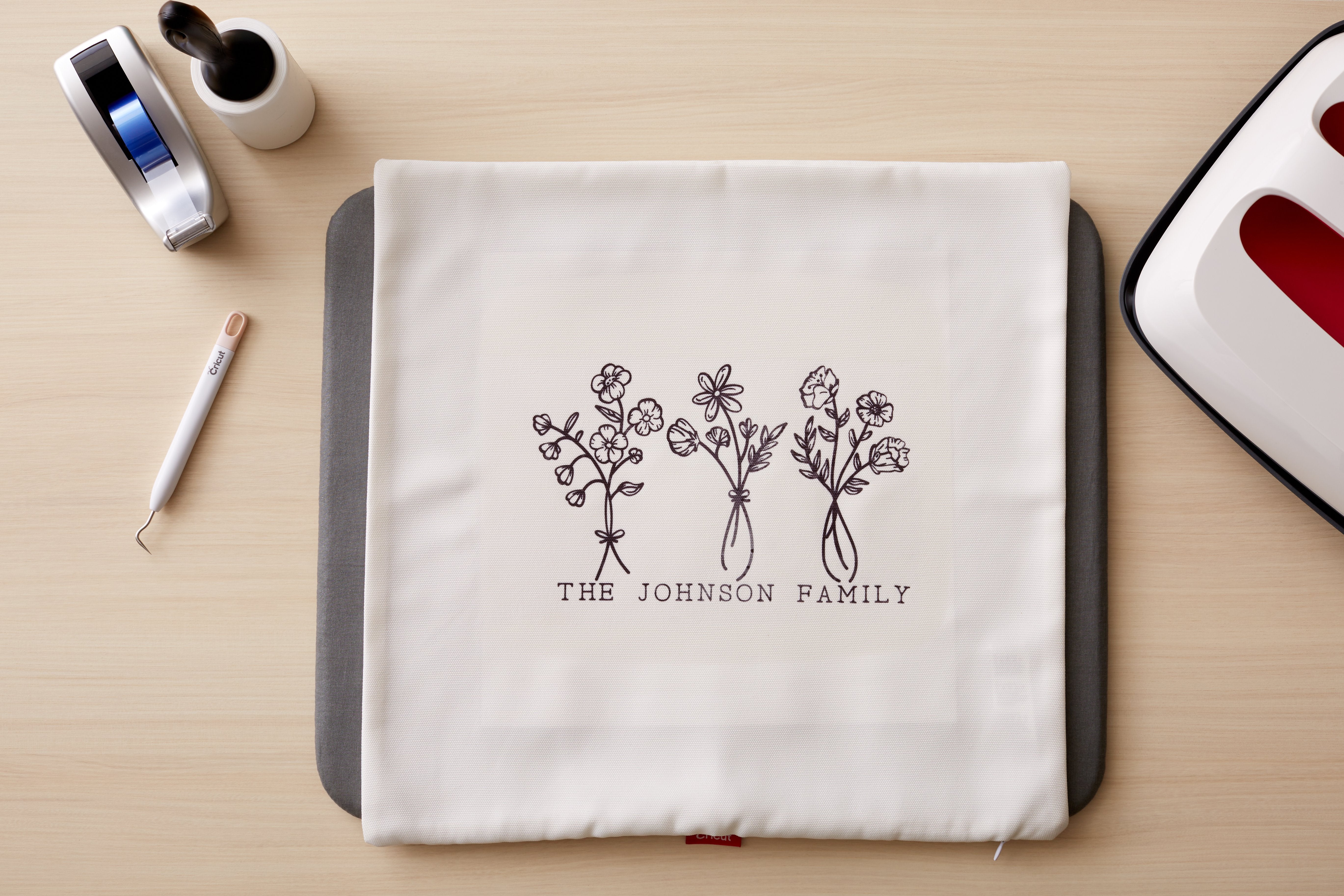 EAN 0093573463990 - Cricut Pillow Cover Blank Blanco Poliéster imagen 2