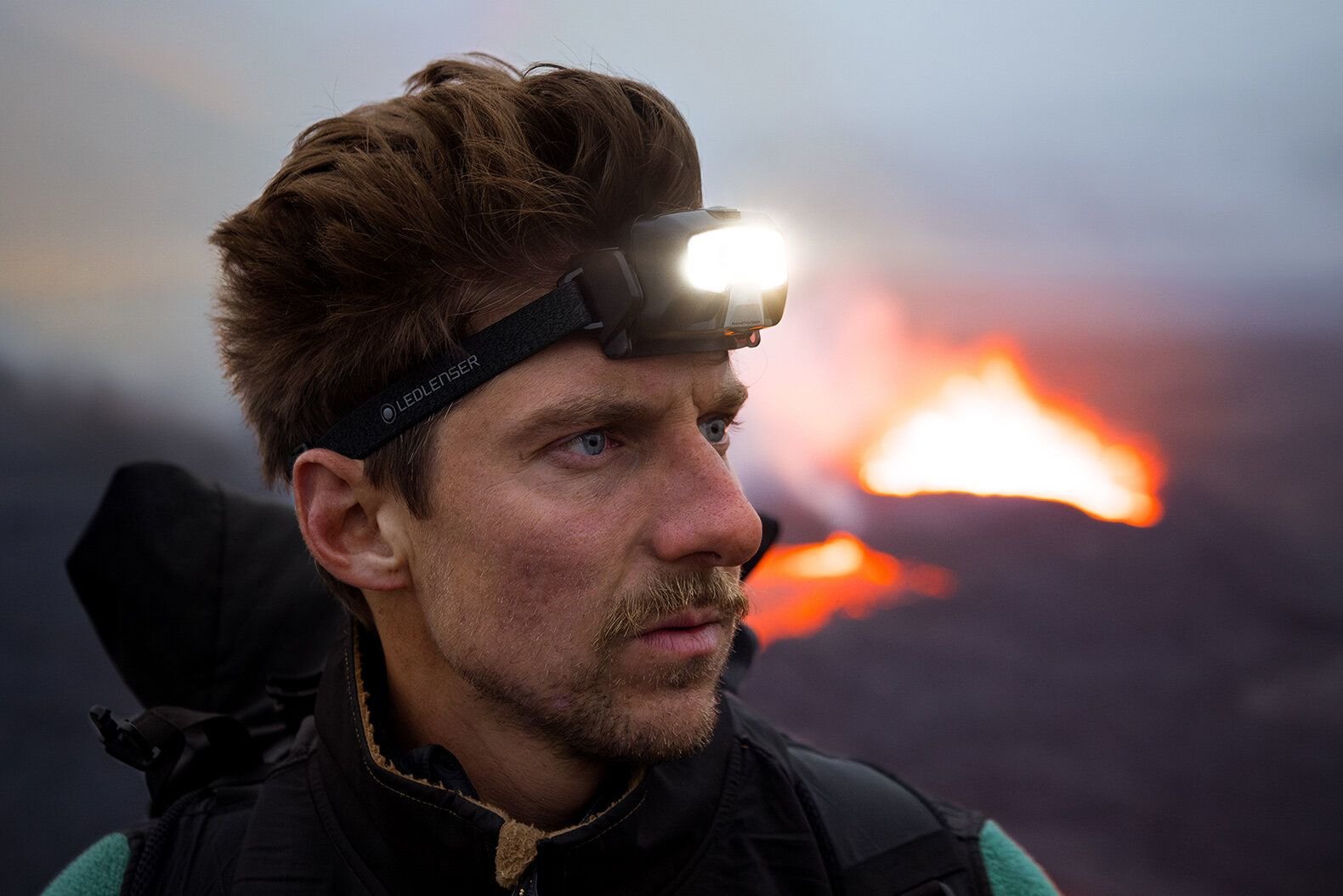 Linterna Frontal Led Ledlenser Hf8r Core Black