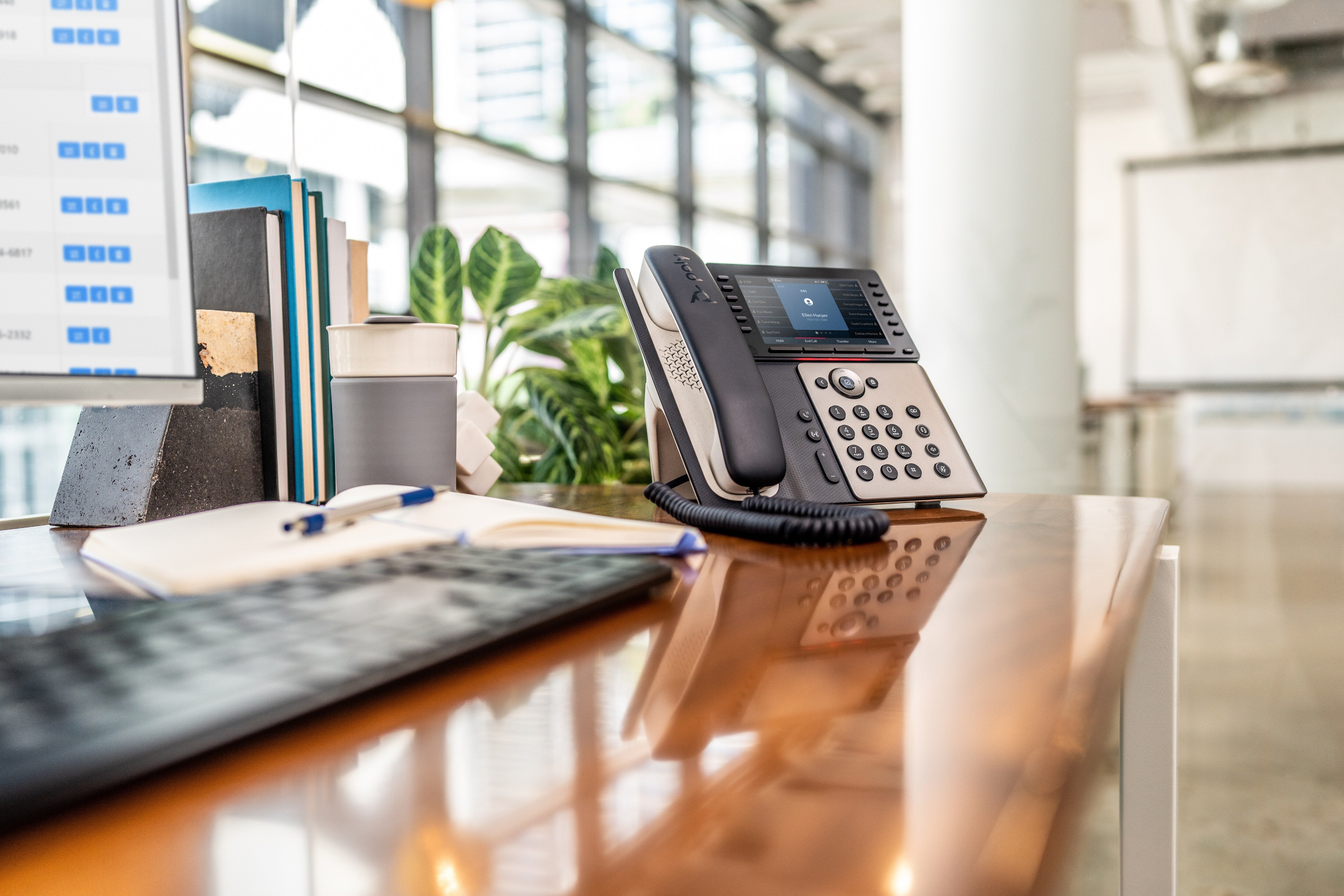 Teléfono Poly Edge E550  Ip Negro 12 Líneas Ips Wifi