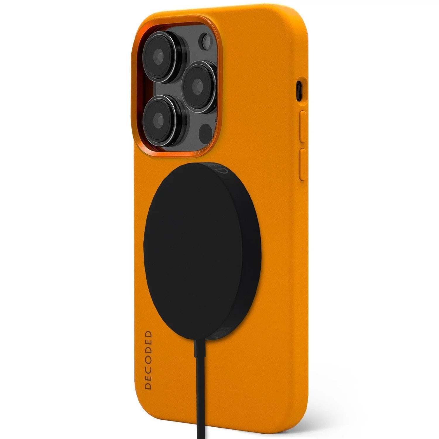 EAN 8720593005993 - Decoded AntiMicrobial Silicone Back Cover funda para teléfono móvil 17 cm (6.69") Albaricoque imagen 2