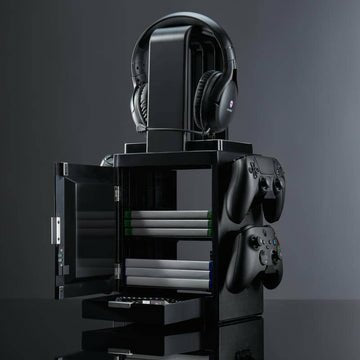 Soporte Para Accesorios De Taquilla Para Juegos Numskull - Deminy Light Logo