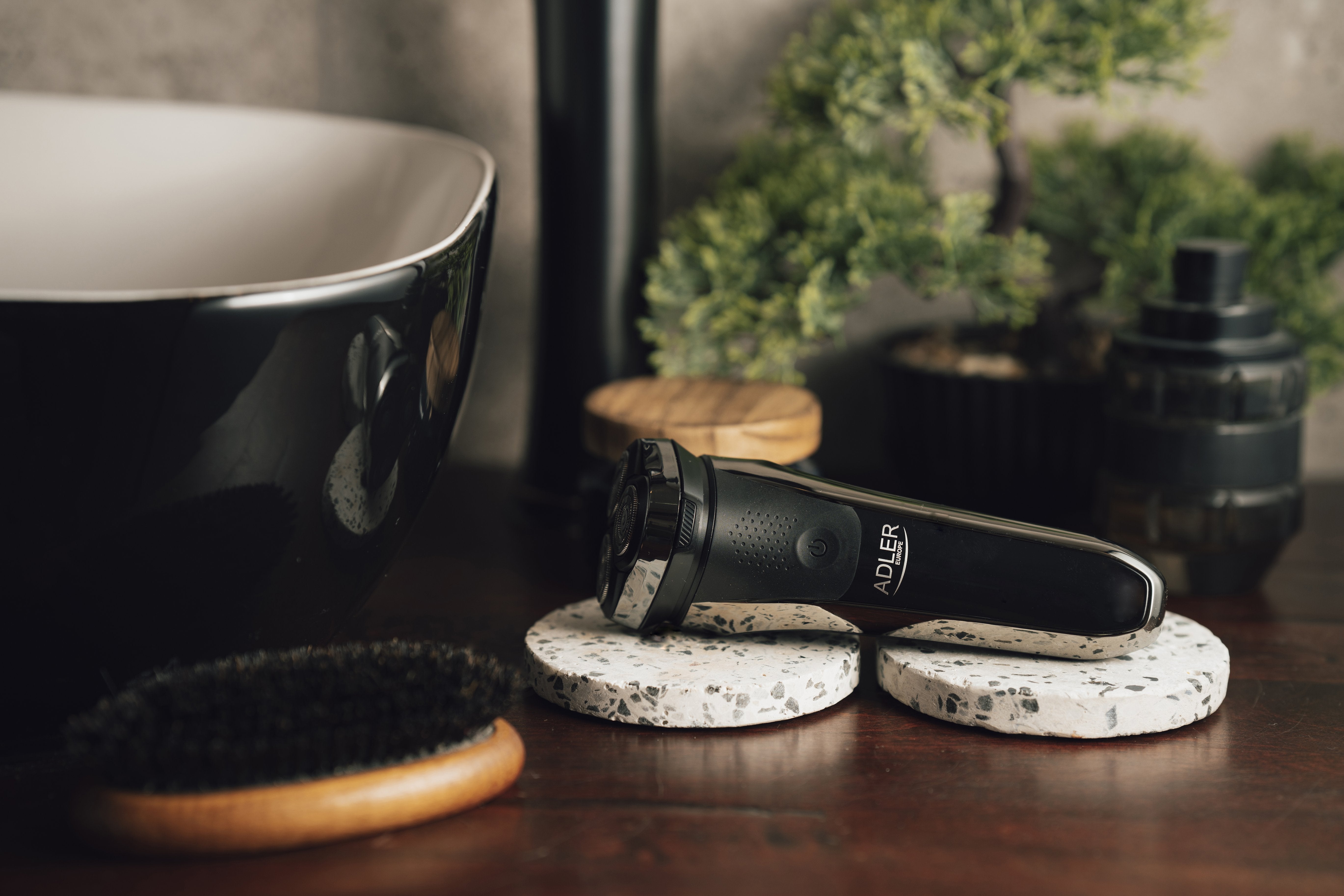 EAN 5903887805650 - Adler AD 2933 afeitadora Máquina de afeitar de láminas Recortadora Negro imagen 7