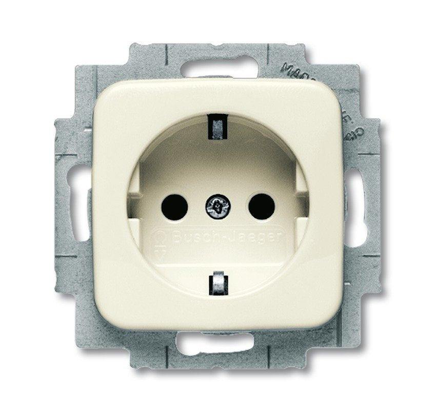 EAN 4011395205709 - Busch-Jaeger 2013-0-4375 toma de corriente CEE 7/3 Blanco imagen 1