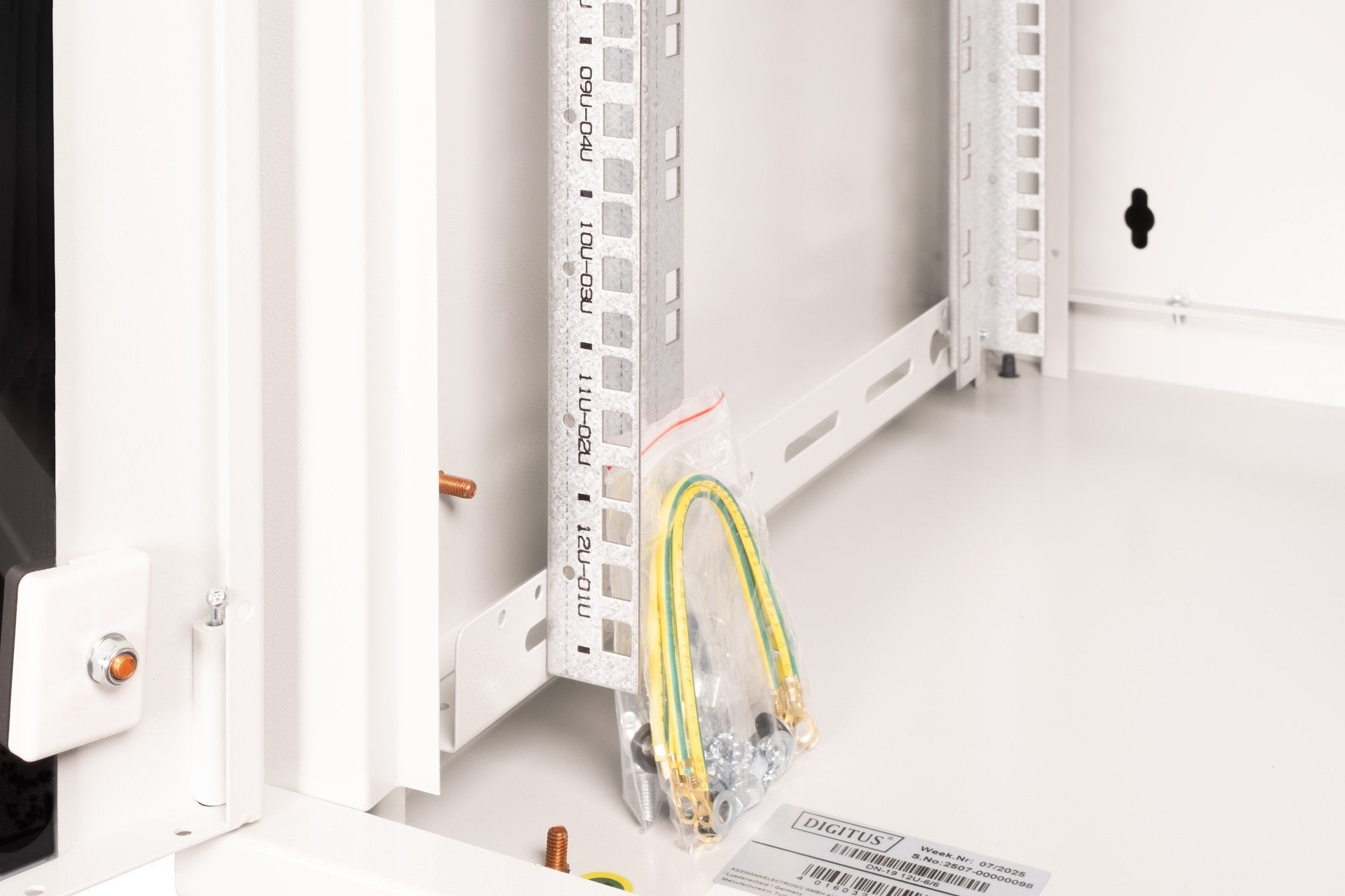 EAN 4016032180517 - Digitus DN-19 12U-6/6 armario rack Bastidor de pared Gris imagen 5