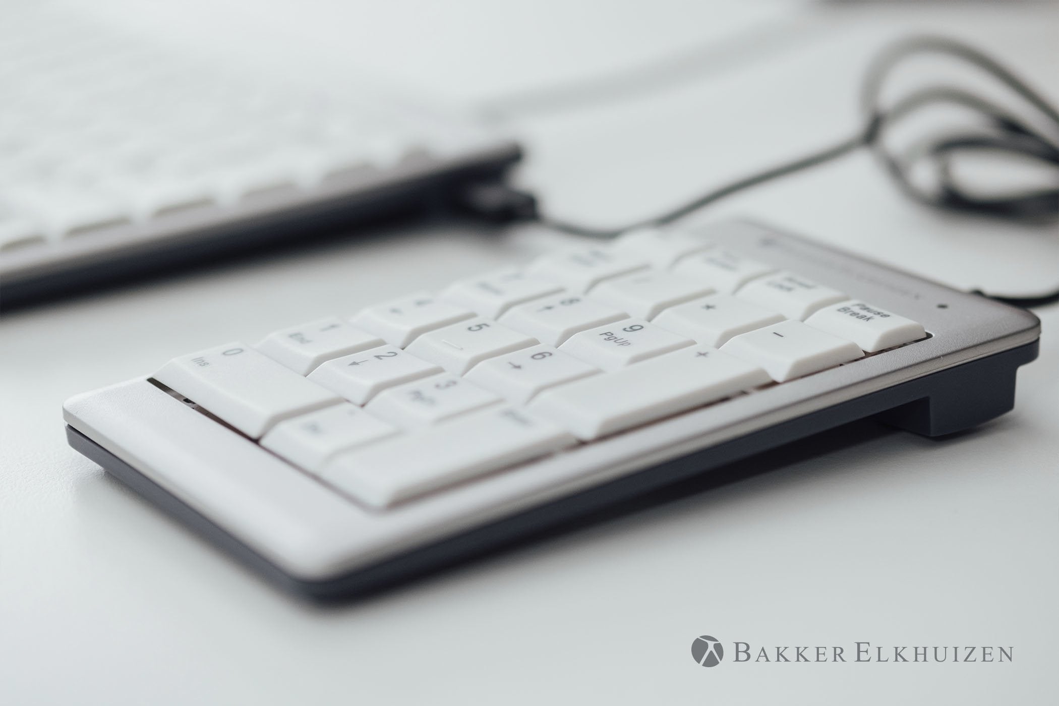EAN 8719274673613 - BakkerElkhuizen UltraBoard 955 Numeric teclado numérico PC USB Gris claro, Blanco imagen 7
