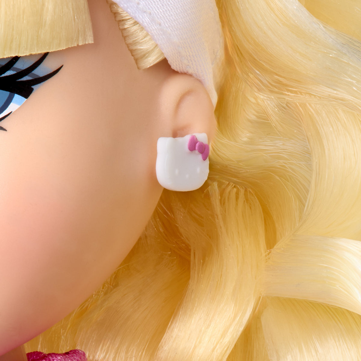 Muñeca Cloe Hello Kitty Bratz