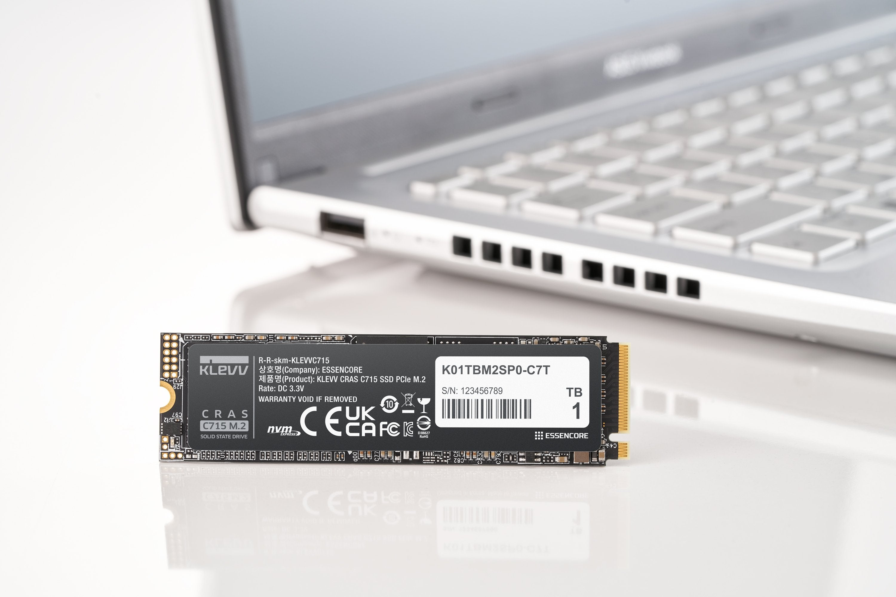 EAN 4895194901815 - Klevv CRAS C715 1 TB M.2 PCI Express 3.0 NVMe 3D TLC NAND imagen 20