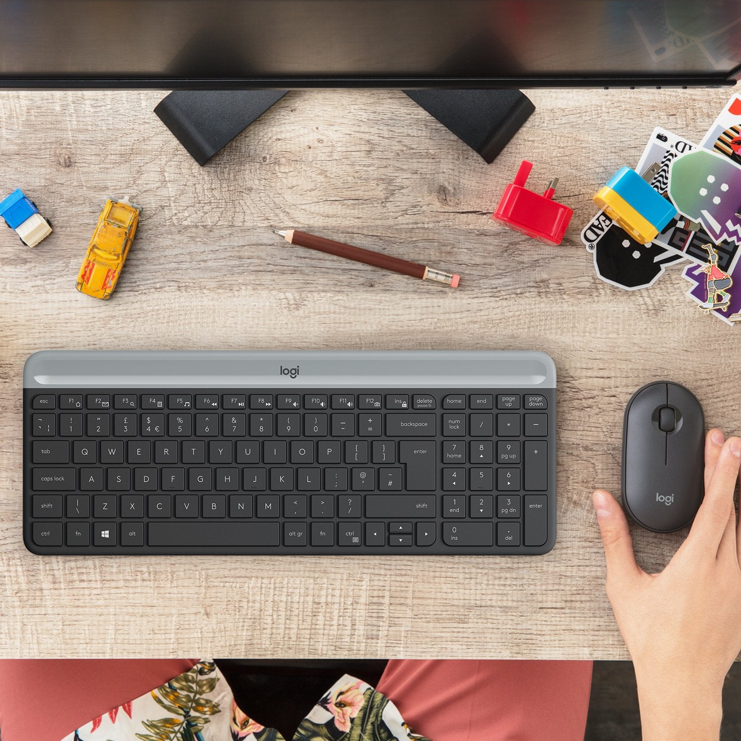 EAN 5099206086609 - Logitech 920-009204 teclado Ratón incluido Universal RF inalámbrico QWERTY Internacional de EE.UU. Grafit imagen 2