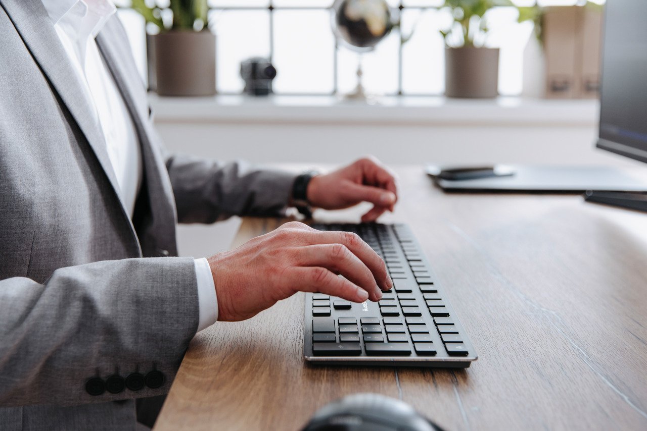 Teclado Alemán Cherry Kw X Ulp Usb + Rf Wireless + Bluetooth Qwertz Negro