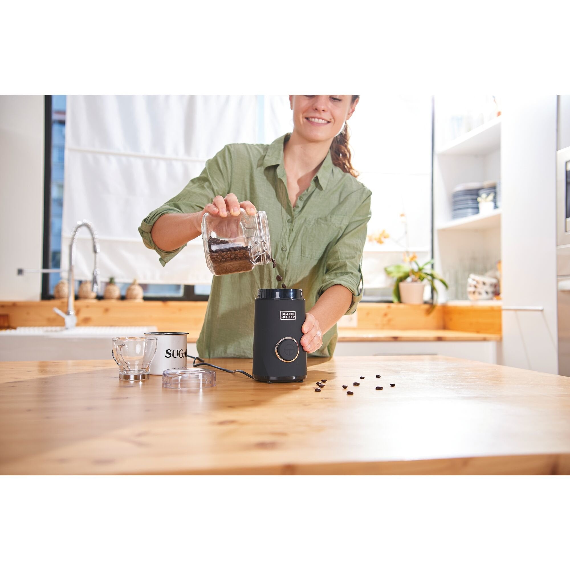 EAN 8432406080010 - Black & Decker BXCG150E molinillo de café 150 W Negro imagen 7