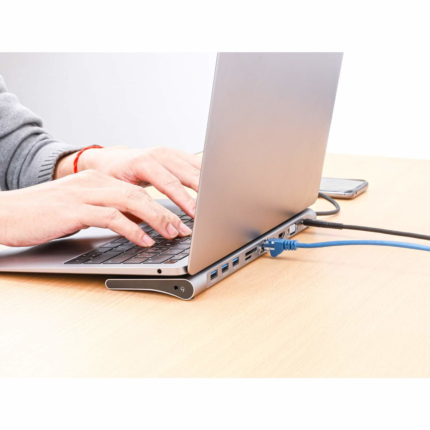 Manhattan 130578 Base Para Portátil Y Replicador De Puertos Alámbrico Usb 3.2 Gen 1 (3.1 Gen 1) Type-C Aluminio