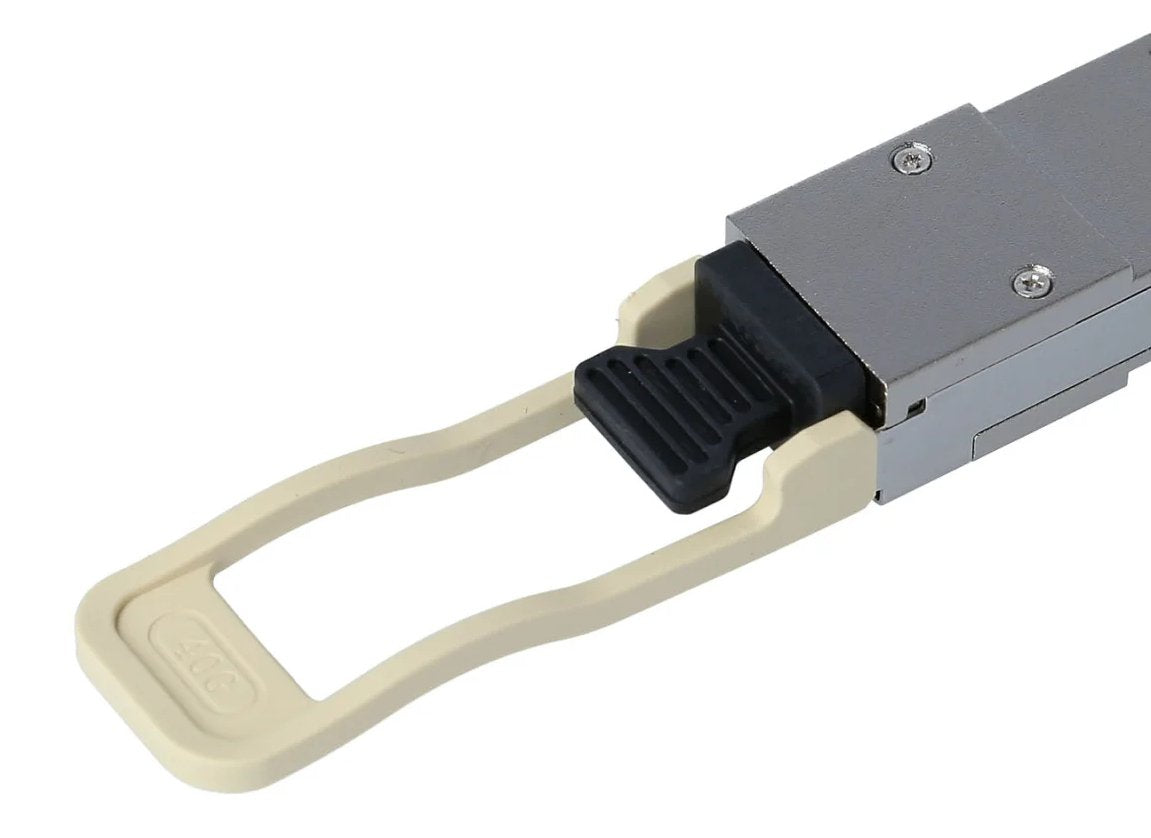 Blueoptics Bo25k859s2din Qsfp Transceiver 40gbase-Sr4 150m Industrial