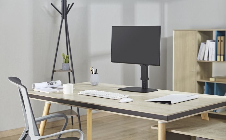 Equip Soporte De Mesa Con Base Para Monitor 17"-32"