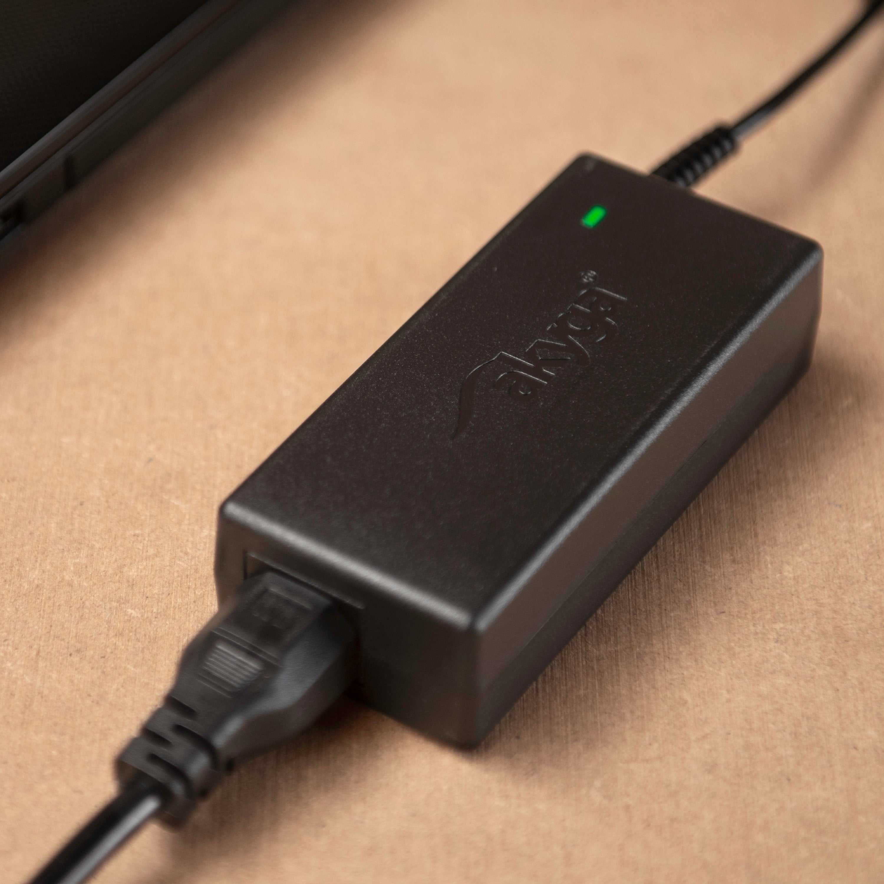 EAN 5901720137876 - Akyga AK-ND-79 adaptador e inversor de corriente Interior 87 W Negro imagen 6