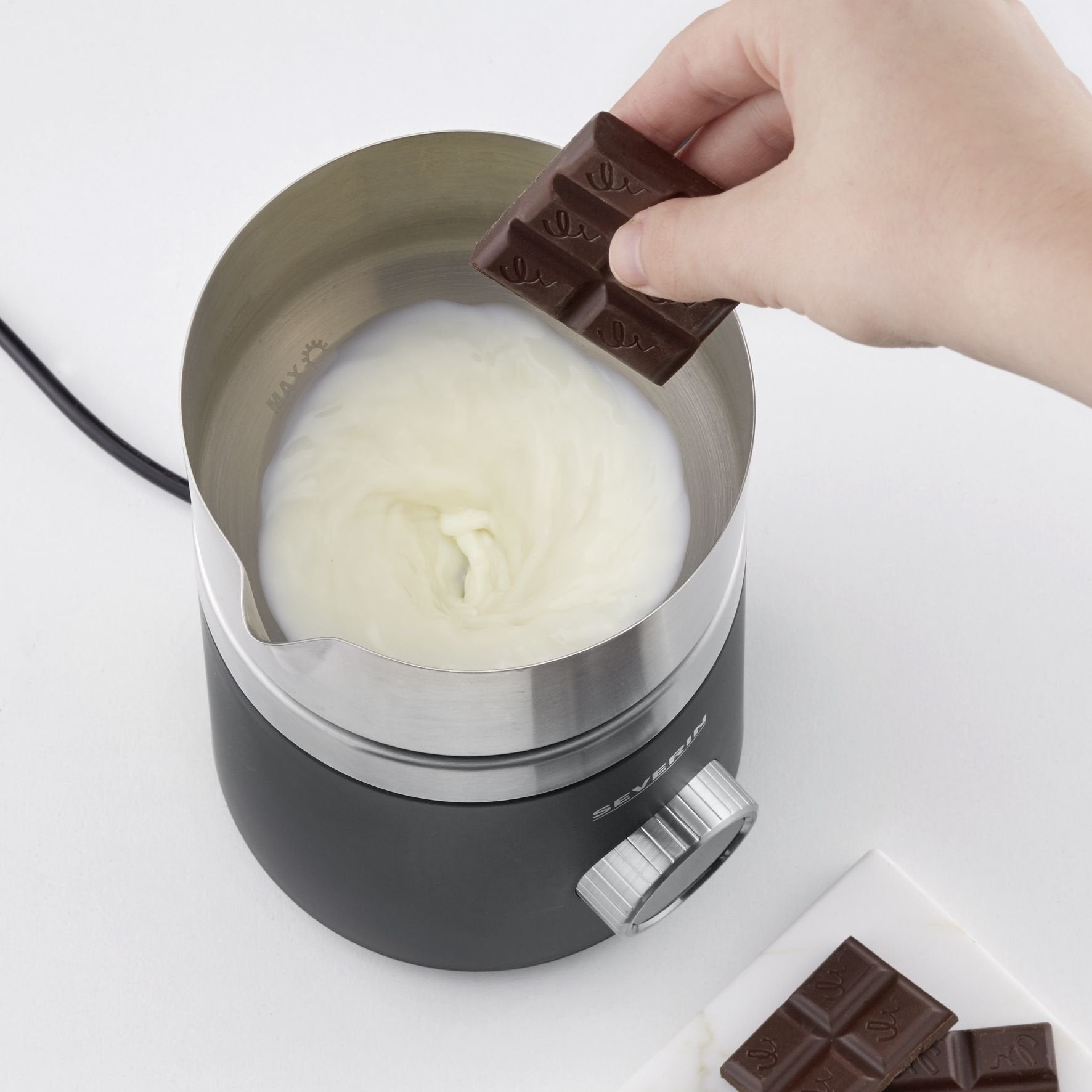 EAN 4008146033247 - Severin Spuma 700 Plus Automatic milk frother/warmer Negro, Acero inoxidable imagen 11