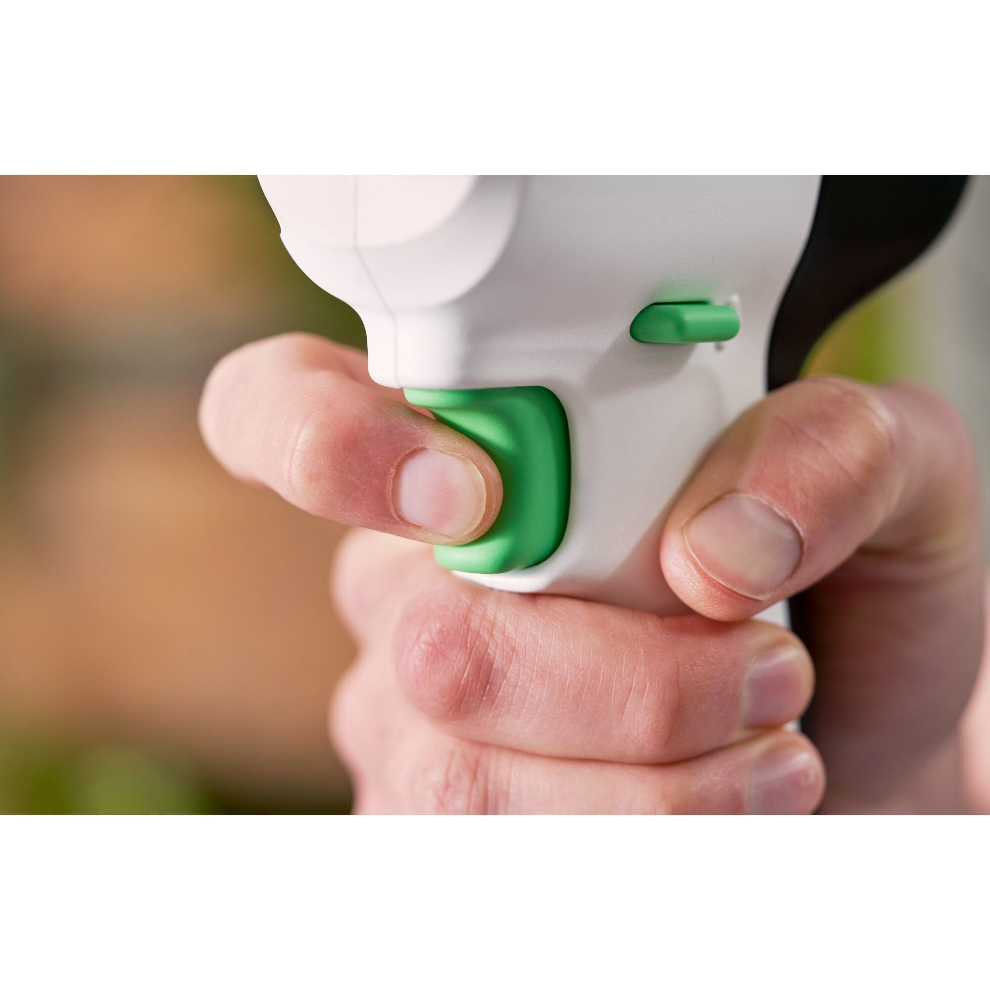 Taladro Atornillador A Batería Black+Decker Reviva, 12 Voltios Blanco/Negro, Batería De Ion De Litio Integrada 1,5 Ah Revdd12c-Qw