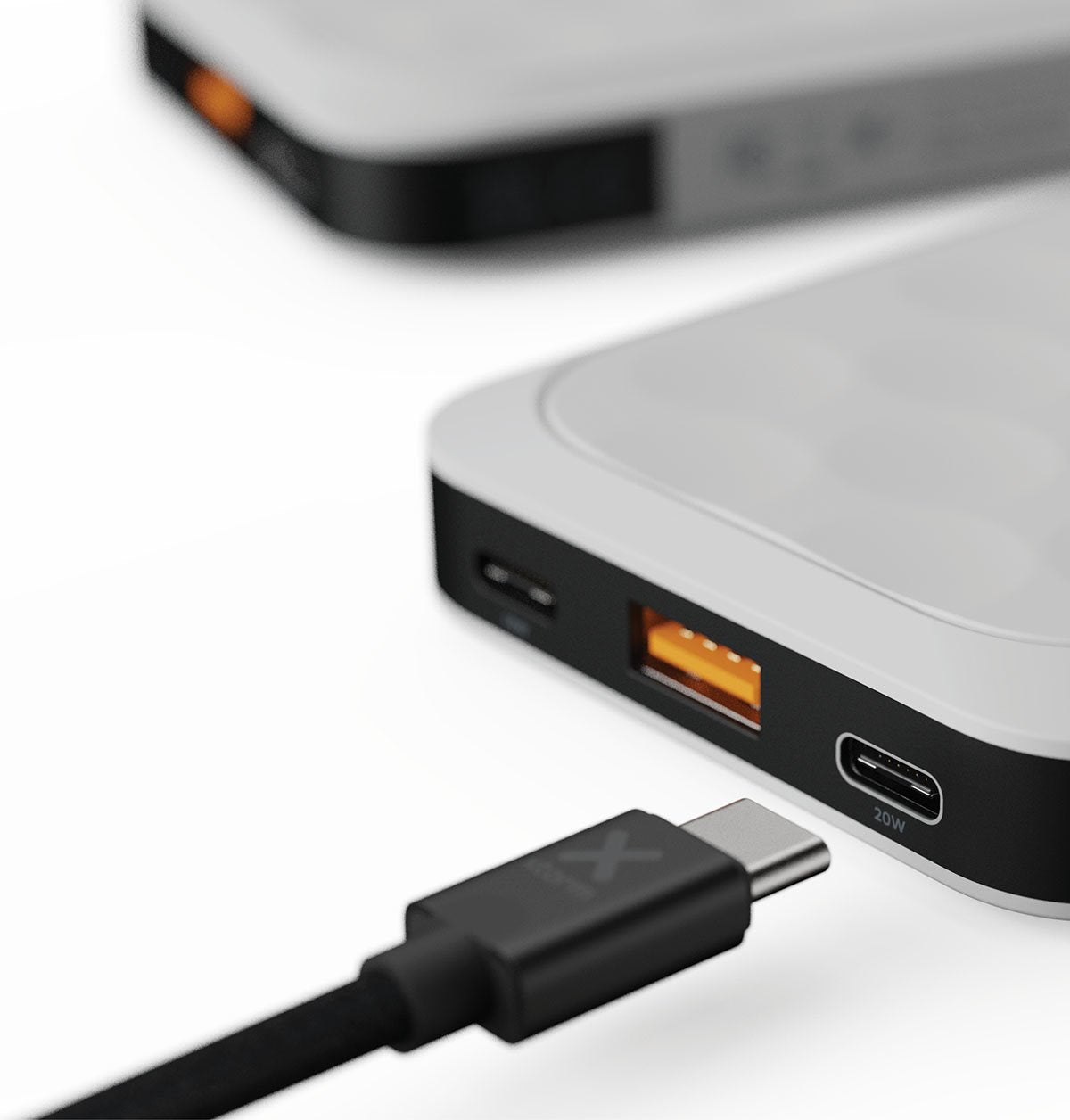 Power Bank Fuel Series Fs-5100 10000mah Blanco Xtorm 10000mah/ Hasta 20w/ 2xusb-C, 1xusb-A/ Lcd