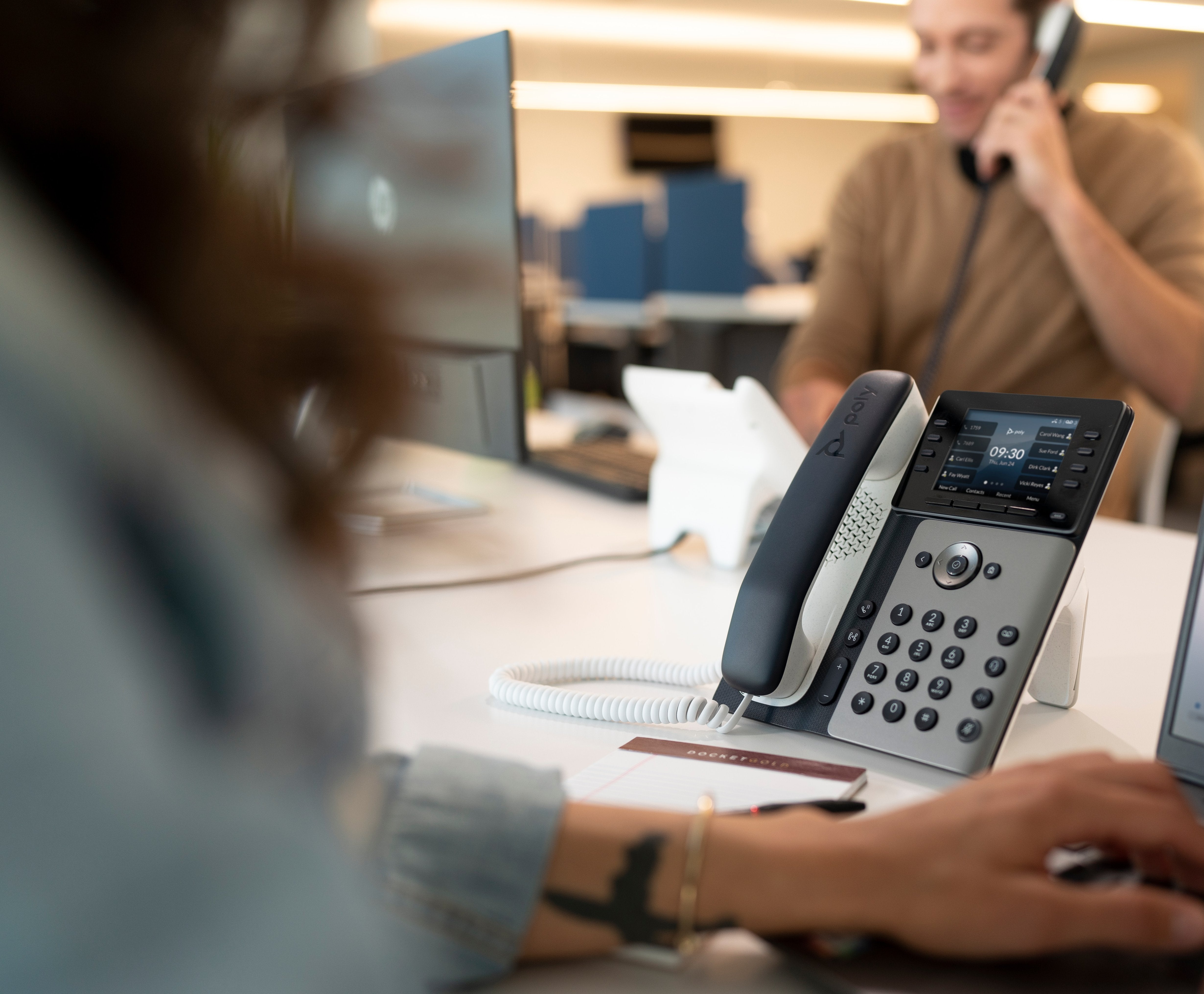 Teléfono Poly Edge E320 Ip Negro, Plata 8 Líneas