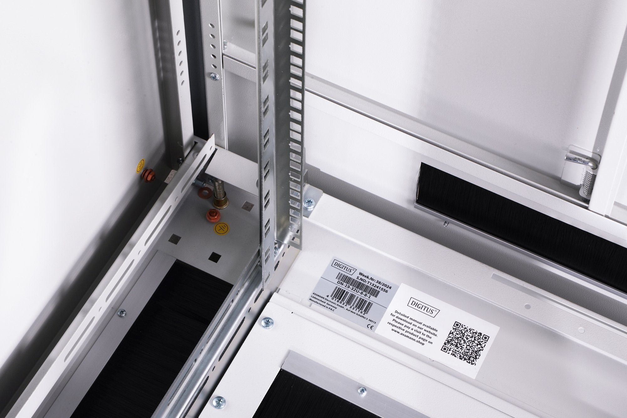 EAN 4016032331162 - Digitus DN-19 32U-8/8-1 armario rack Rack o bastidor independiente Gris imagen 6