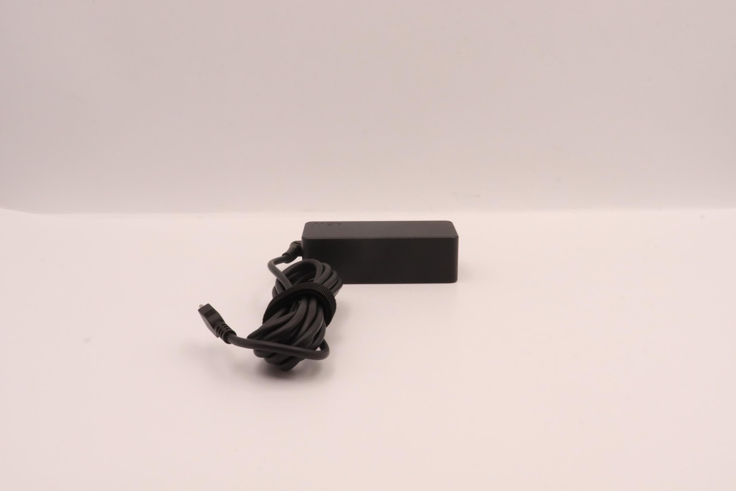 EAN 5715063427040 - Lenovo 5A10W86293 adaptador e inversor de corriente Interior 45 W Negro imagen 6