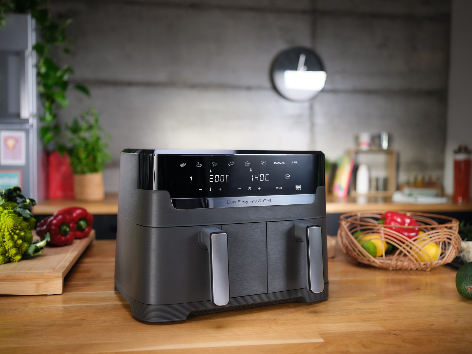 Freidora De Aire Caliente Doble Tefal Dual Easy Fry & Grill Negra, 2.700 Vatios, 2 Cestos 5,2 Litros + 3,1 Litros Ey905b