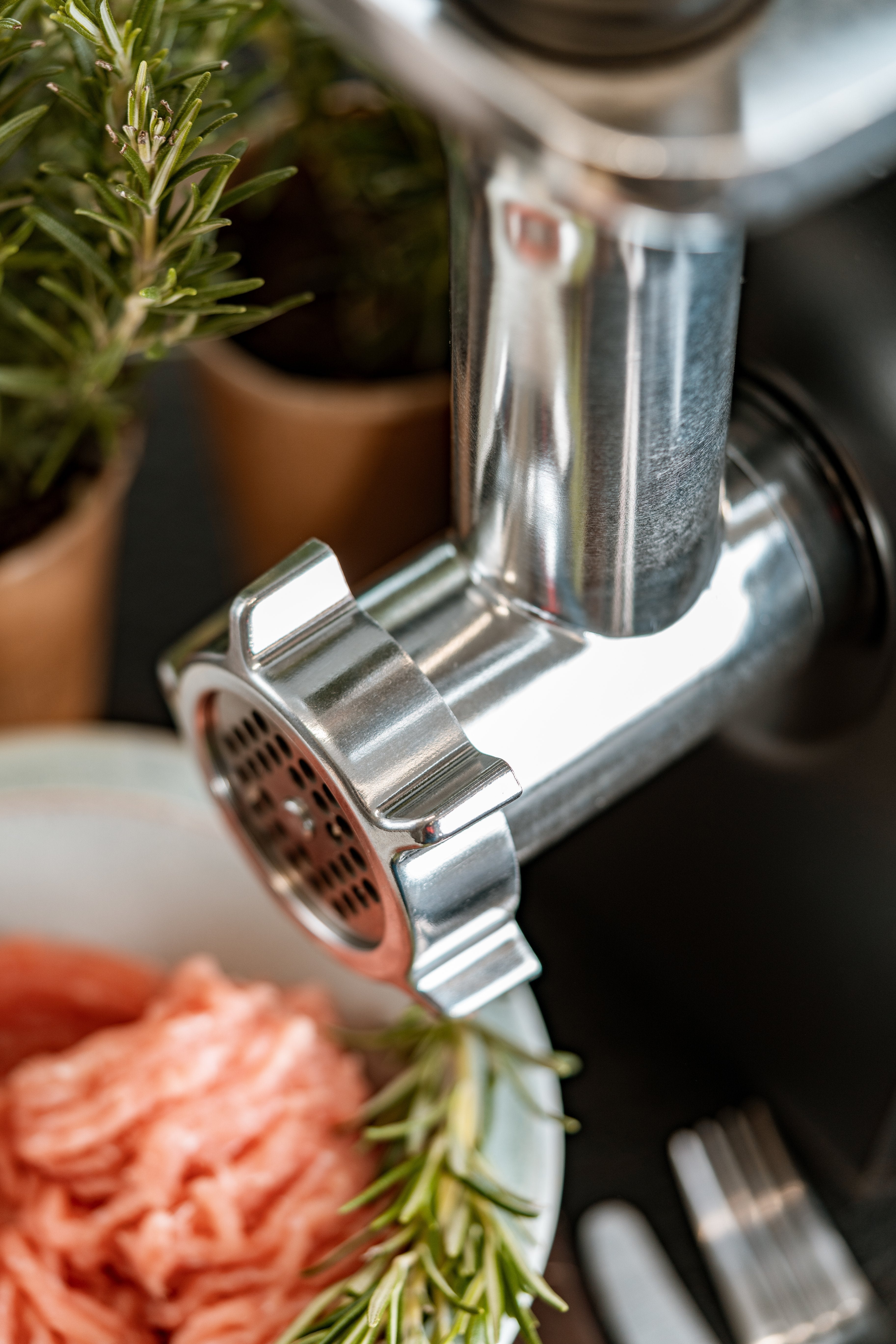 Picadora De Carne Adler Con Triturador Ad 4813 Plata/Negro, 600 W, Nãºmero De Velocidades 2, Rendimiento (Kg/Min) 1