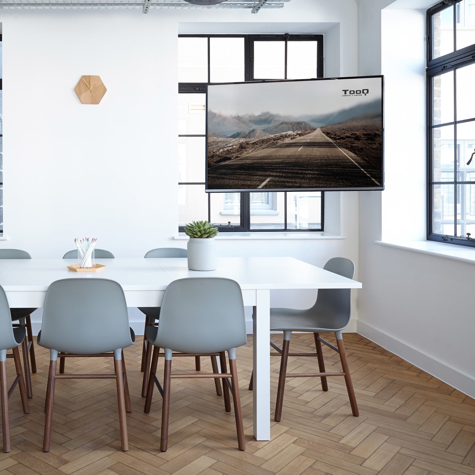 Tooq Soporte Pared Pantallas 37-80" Gira/Incli - Negro