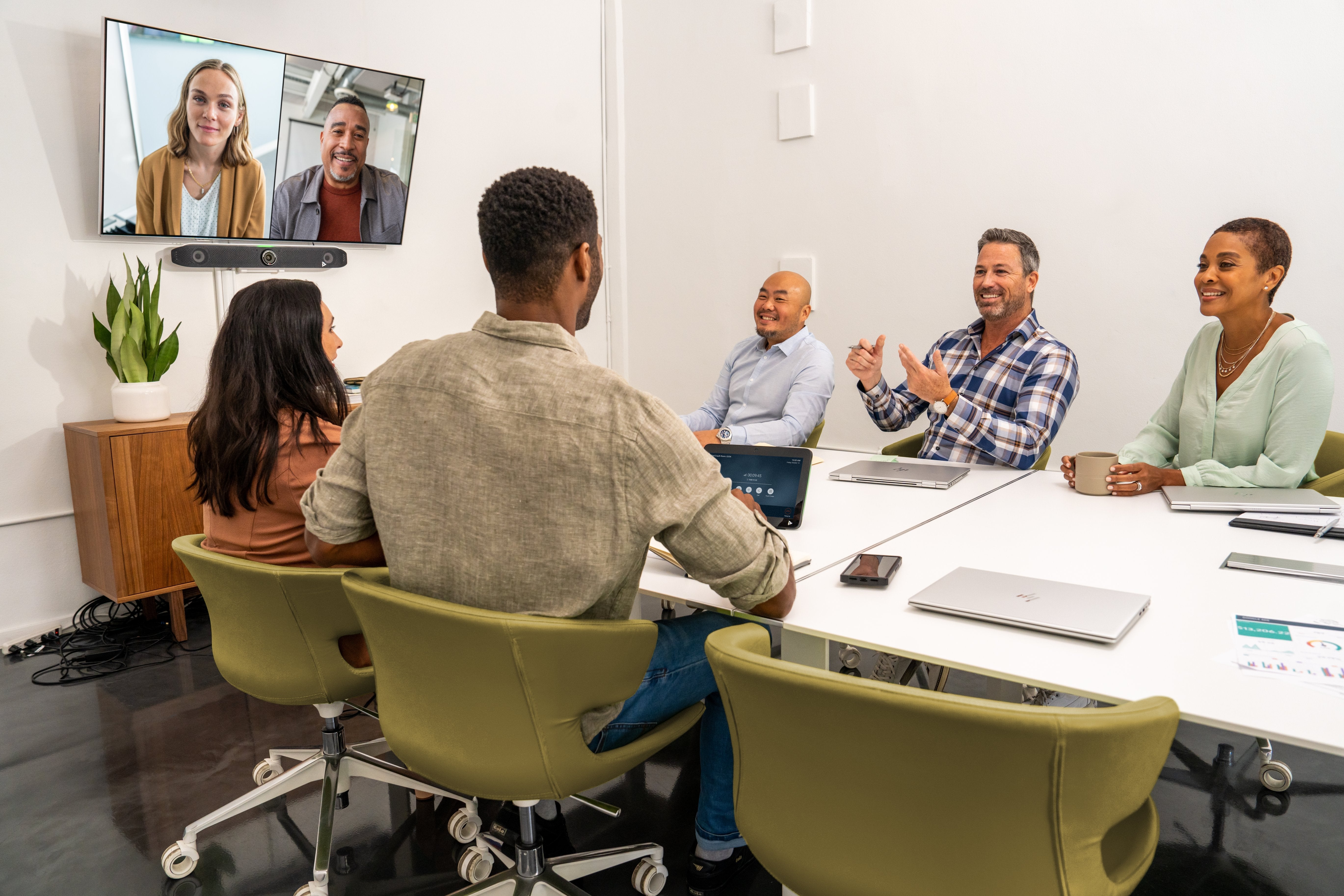 Poly Studio X52 All-In-One Video Bar With Tc10 Controller Kit No Power Cord Gsa/Taa Replaces Poly Sku G7200-88085-125